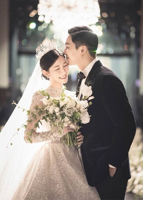 イ・スンギ、幸せ溢れるウェディングフォト公開！2023年4月10日- エキサイトニュース