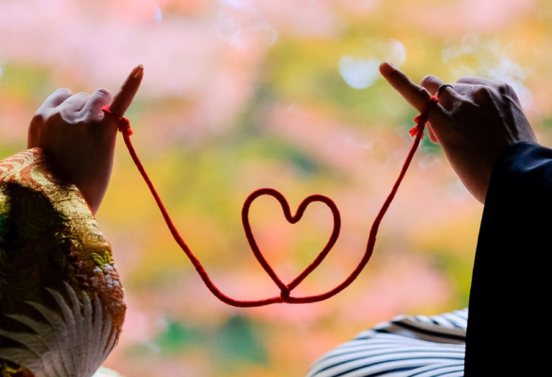 結婚式場で赤い糸で結ばれる新郎新婦 ブライダル・ウェディング の写真素材99341688- PIXTA