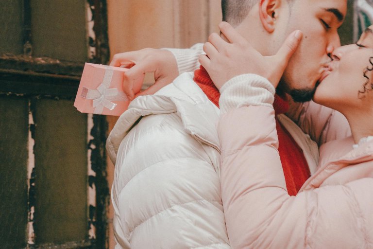 カップル」の写真素材13,187,305件の無料イラスト画像Adobe Stock