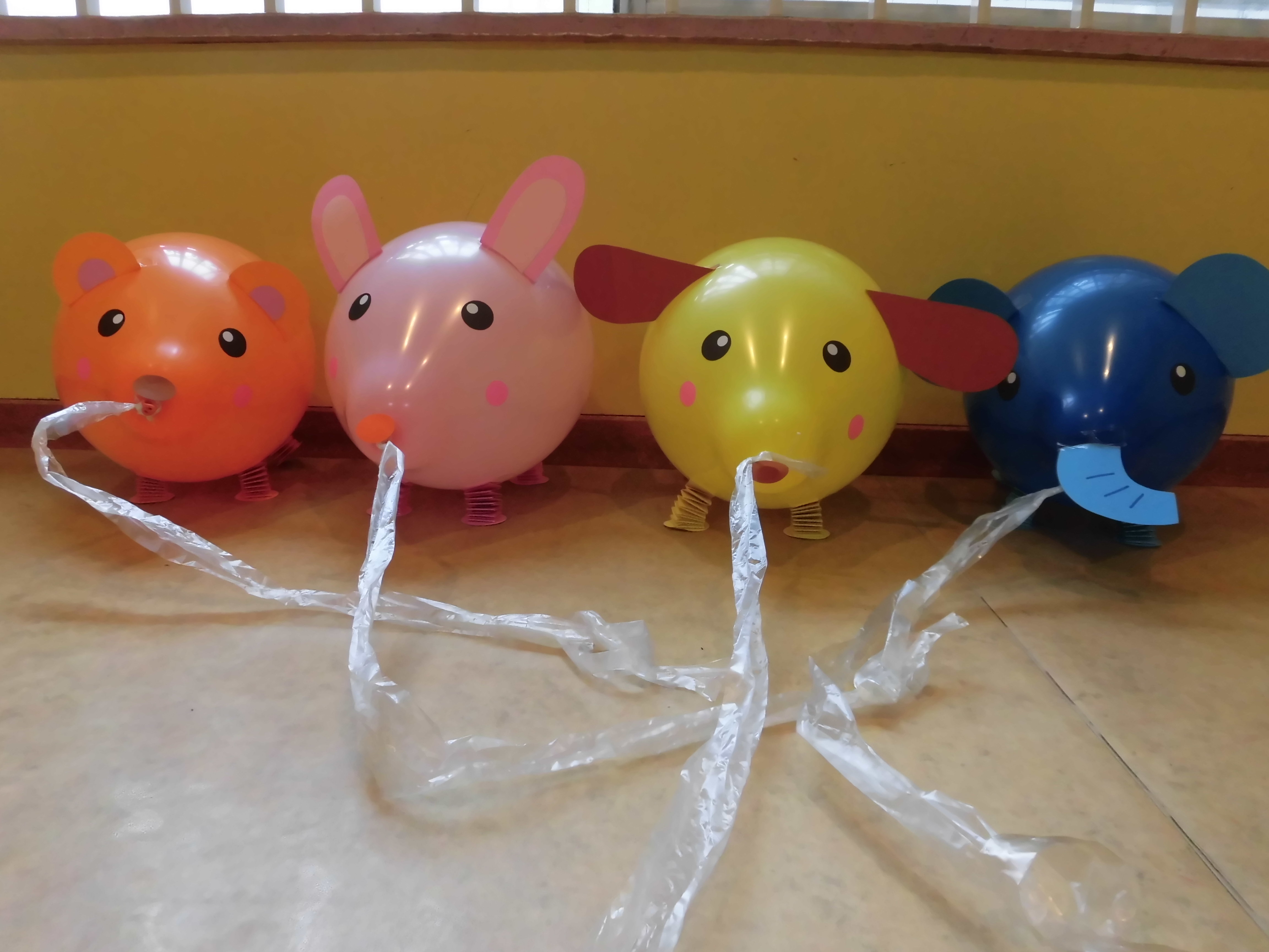 風船でフィギュアを入れたまんまる氷遊び 知育夏休み保育園幼稚園お風呂