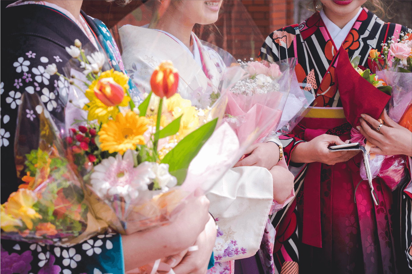 豊岡の高校生による高校生のためのまちの卒業アルバム「豊岡卒アル2021」が完成しました！兵庫県豊岡市移住定住ポータルサイト・飛んでるローカル豊岡