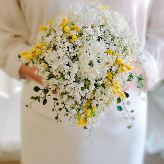 実例あり 可愛い「かすみ草」のウェディングブーケアイデア集！結婚ラジオ結婚スタイルマガジン ウエディングブーケ かすみ草 成人式 結婚式プリザーブドフラワー ドライフラワー ウェディング 花嫁 披露宴 ブライダルブーケ カスミソウ 前撮り 森ガール