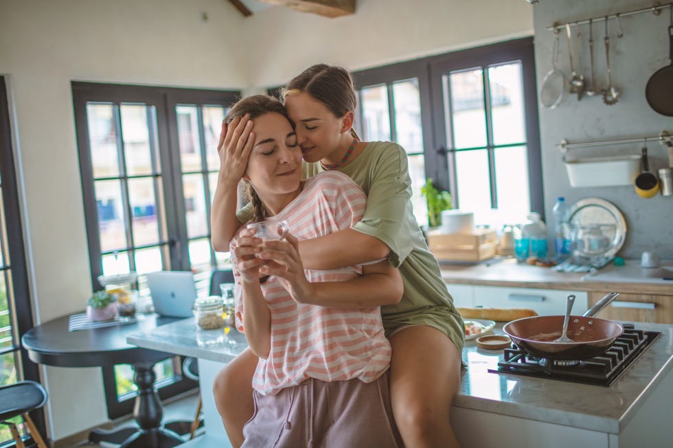 ハグ 女子の手の位置TikTok