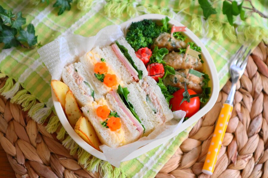 サンドイッチケース お弁当箱 弁当箱 お弁当cuisine 北欧クイジーンサンドイッチお重折りたたみ コンパクト 使いやす 弁当サンドイッチ 幼稚園 保育園 子ども 子供 こども 遠足 ピクニック 北欧 おしゃれ 日本製P.A.S.2-パドゥ