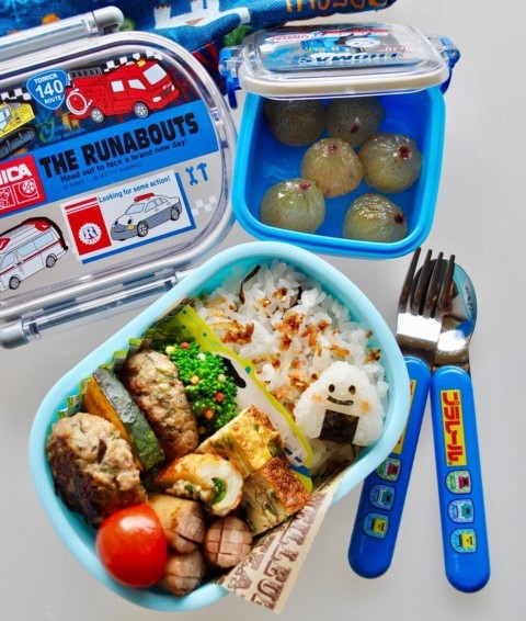 楽天市場アーネスト正規品キャラ弁 キャラ弁セット 貼るだけ のり グッズ 子供 弁当箱 お弁当箱ペンギン おにぎり ベビー材料のりパンチ かわいい 幼稚園 ランチボックス 小学校 入園 卒園 入学 子供 子ども こども 運動会 遠足 ピクニック ぺんぎん 弁当