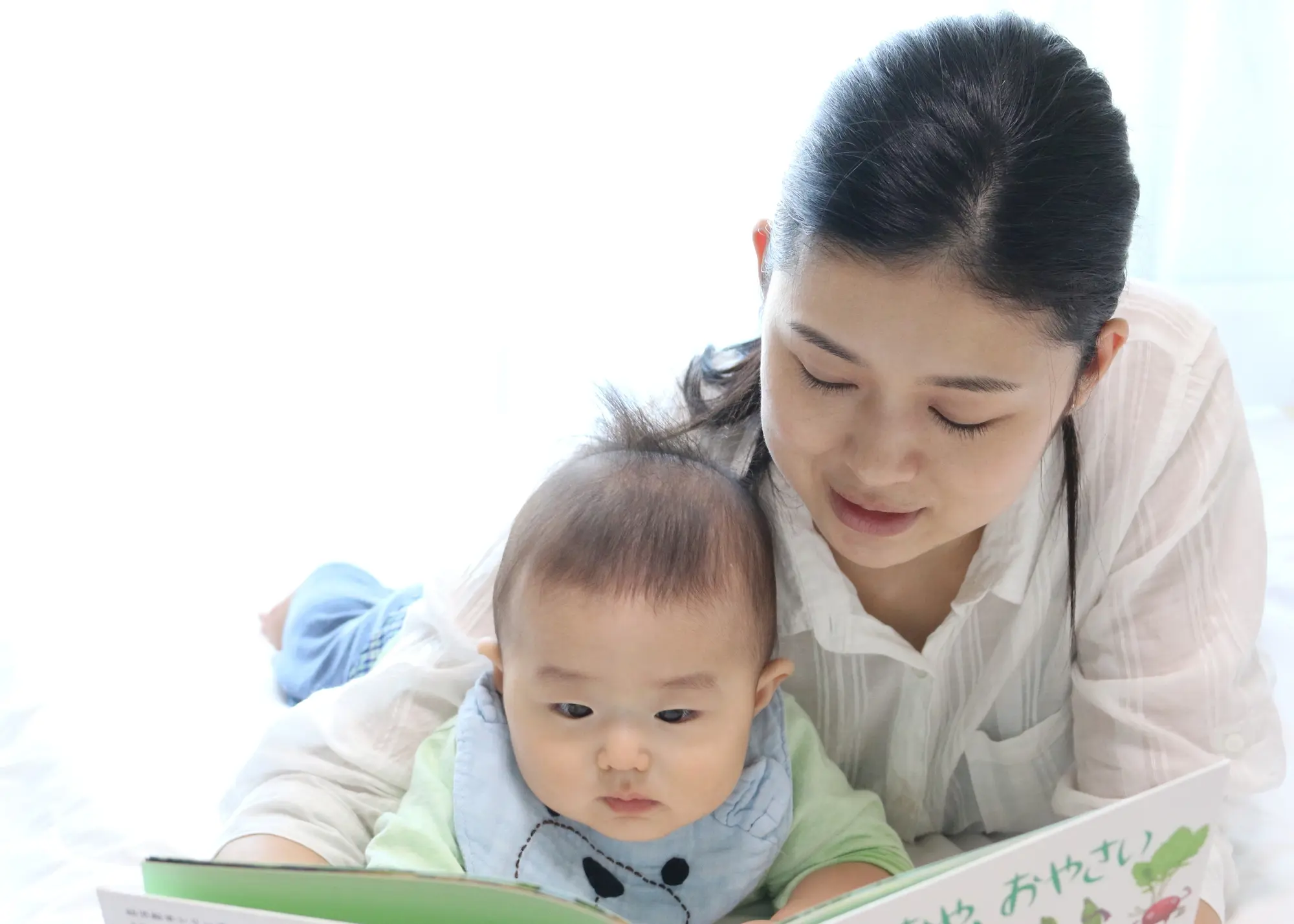 １歳の誕生日プレゼントにおすすめ。名入れ絵本「ようこそ！あかちゃん」記念de絵本ブックストア