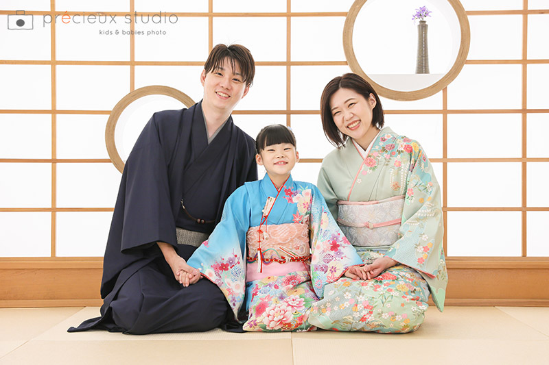 七五三家族写真をスタジオでおしゃれに！親の服装のおすすめコーデ - コラムライフスタジオ