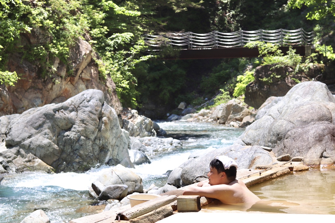 越後湯沢 日帰り温泉 江神共同浴場