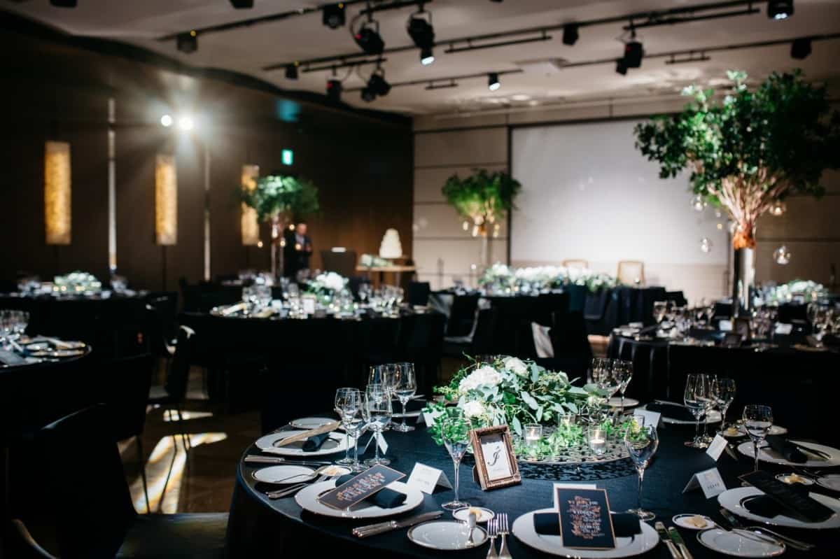 結婚式のテーマカラーとは？決める際のポイントやメリットを解説