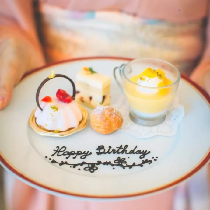 結婚記念日のケーキに喜ばれるメッセージプレートの例文を紹介 結婚記念日・入籍日・誕生日・クリスマス- オタ夫婦の日常