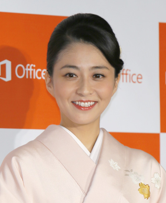市川海老蔵 ぼたん・勸玄と親子で桜を植樹 2022年1月23日掲載 日テレNEWS NNN