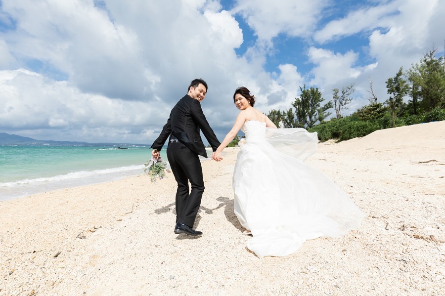 ガーデンウェディングは前撮りで、ナチュラルな二人を残そう今どきウェディングの最新情報と結婚準備完全ガイド「Pridal