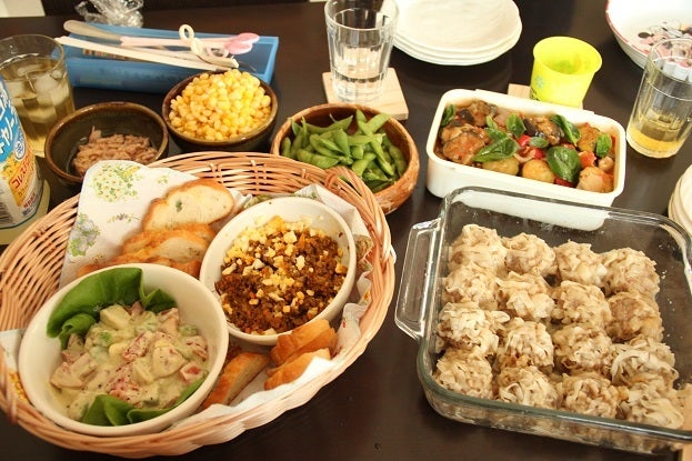 子供も喜ぶ！簡単で栄養満点な持ち寄りレシピ特集