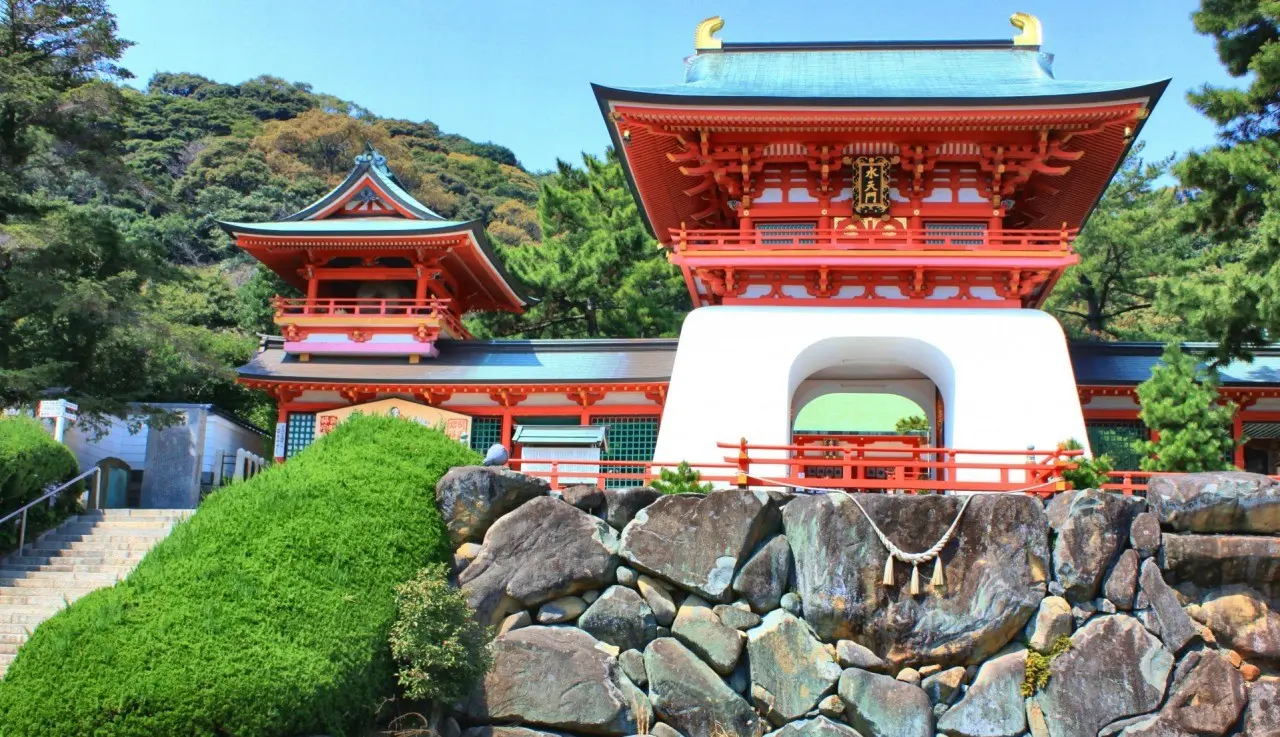 0136 まるで竜宮城。中国唯一の御陵と平家一門の墓「赤間神宮」 山口県 弥栄 いやさか