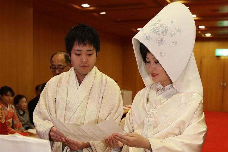 神社の結婚式はゲストも和装？ 親族や友人など関係性別に服装をご紹介！ NGポイントや神前式でのマナーもチェックマイナビウエディング