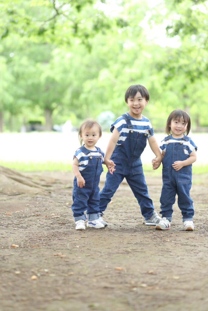 兄弟👬で仲良く撮影 ペアルックもオシャレでした☺️男の子子供撮影福井オシャレ撮影兄弟福井カジュアル福井カジュアルコーデ福井横山スタジオ横山スタジオ福井写真館福井フォトスタジオ福井フォトグラファー福井カメラマン福井ハウススタジオ