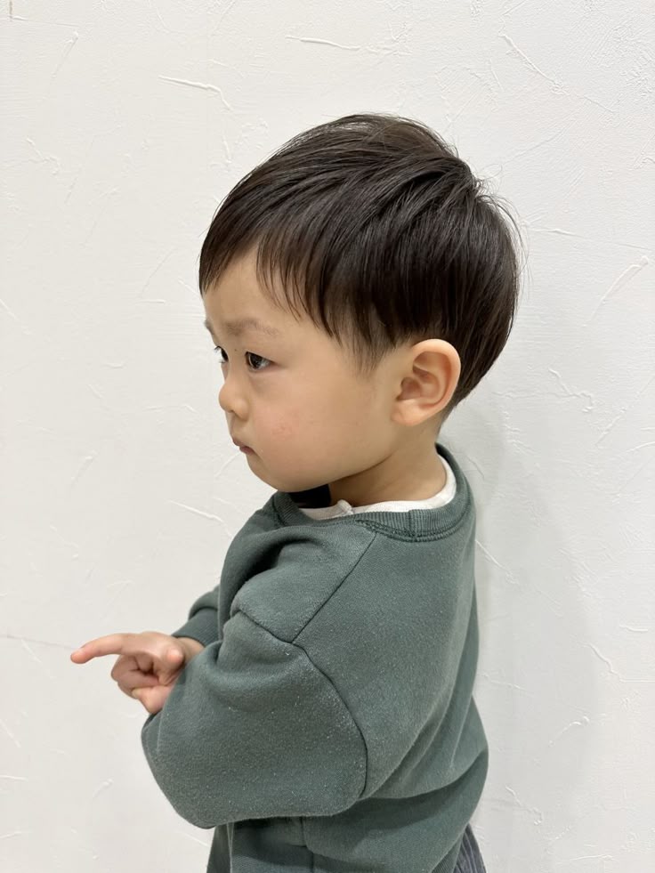 男の子 子供の髪型をツーブロックに！おうちカット方法やキッズも喜ぶカッコいいアレンジを紹介