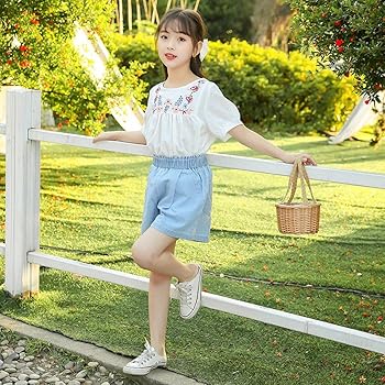 春夏新作☆韓国風子供服☆キッズ服☆女の子 長袖 ドレス キッズワンピース 可愛い 2021春夏新作 韓国風 子供服 女の子 可愛いキッズ 花柄ワンピース 長袖 ゆる編み ニットベストセット卸売・ 問屋・仕入れの専門サイト NETSEA