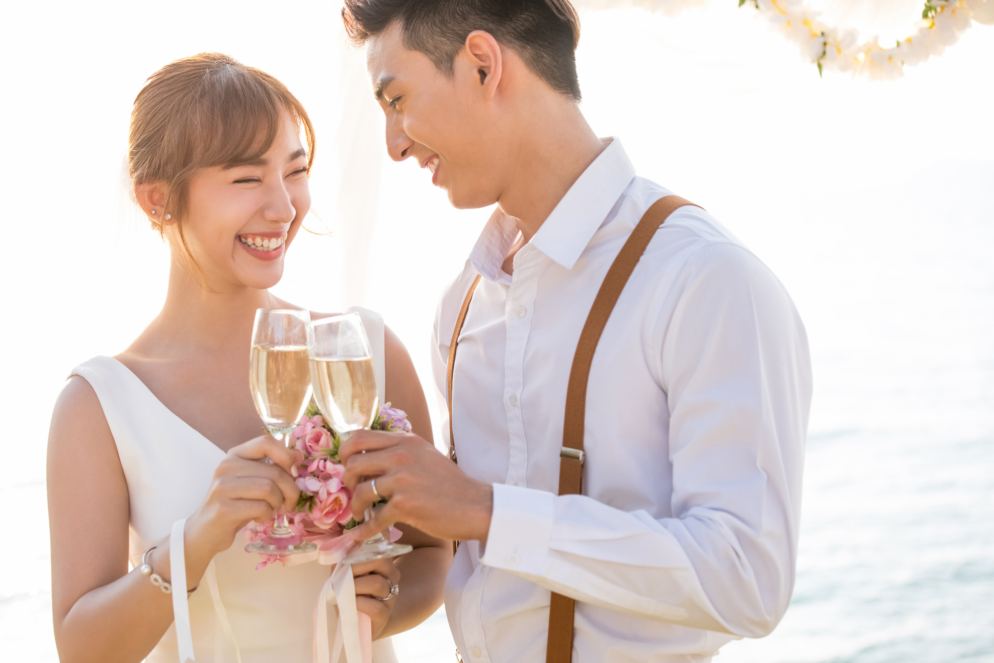 結婚式でのお礼はどうする？相場や渡し方のマナーまでWedding Diary