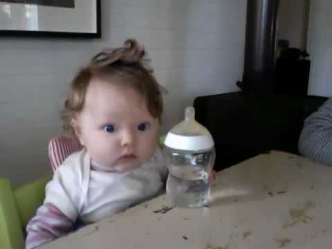 赤ちゃん びっくり」の22万点のロイヤリティフリー画像、写真素材、絵Shutterstock