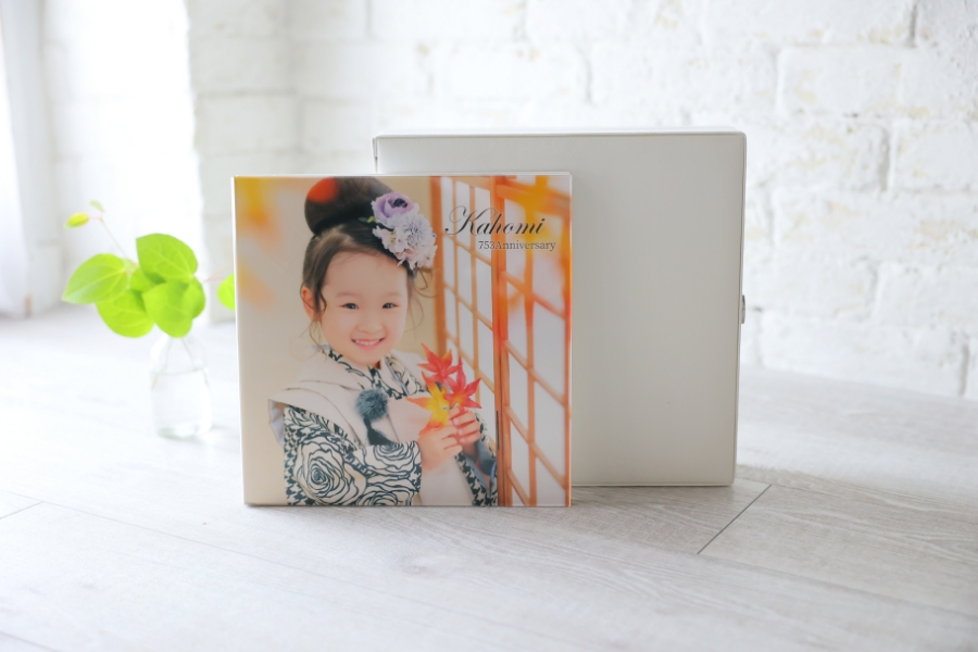 ご兄妹でそろって七五三の方やお一人でもロケや洋装でたくさんポーズ数撮った方、たくさん写真に残しい方などにオススメのアルバム をご紹介いたします ^o^お写真たくさん入ってデザインも可愛いですよ!七五三 ブログ七五三撮影メニュースタジオティアラ宮の森