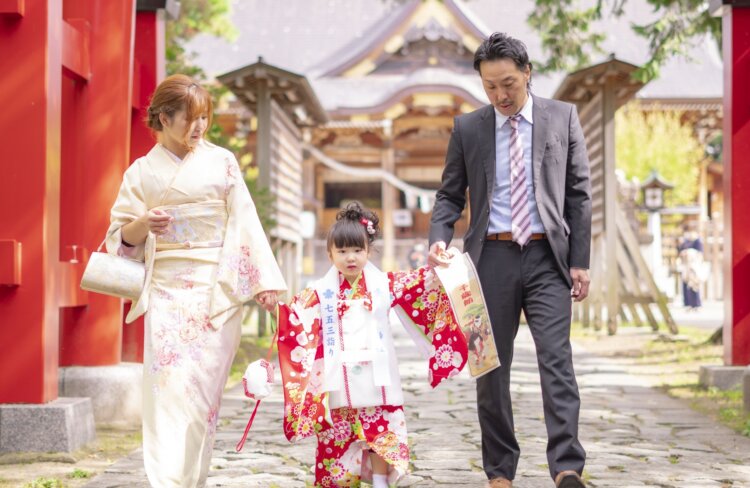 七五三の前撮り 親の服装はこれで完璧！おすすめの服装とNGスタイルを紹介 - 七五三,成人式,フォトウエディングの撮影なら阿部写真舘 茨城プレイアトレ土浦店へお任せ