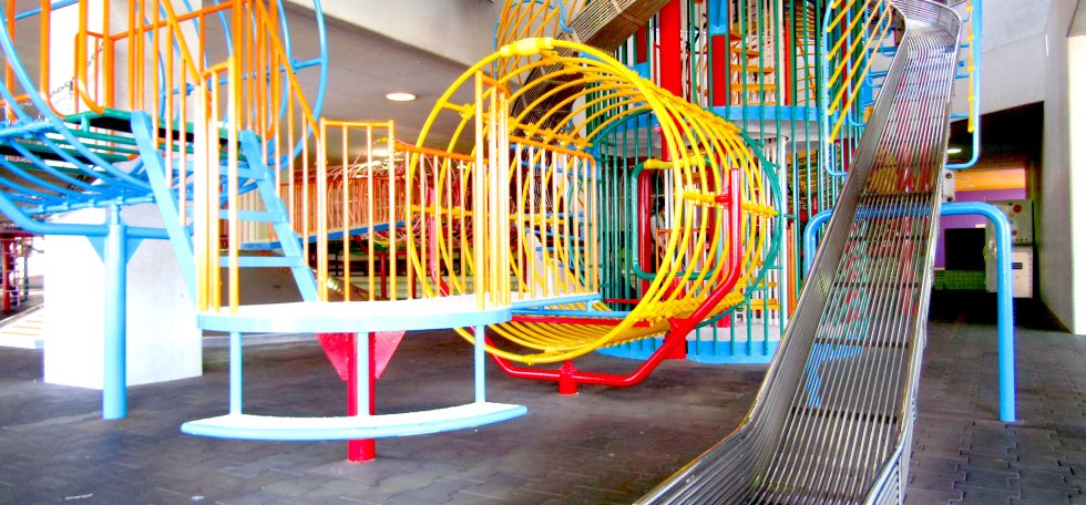 ほっこり仲良し兄妹シリーズ 姪っ子と4人で今年は千と千尋の神隠し仮装🤣💪🏻💕 * 2枚目のカオナシが真顔すぎて 笑 *それにしても、みんなで写真撮るのは難しい😂💦 * *ハロウィン ハロウィンコスプレ 仮装 ハロウィン仮装 ほっこり 8歳 5歳 0歳 生後5ヶ月 子育て