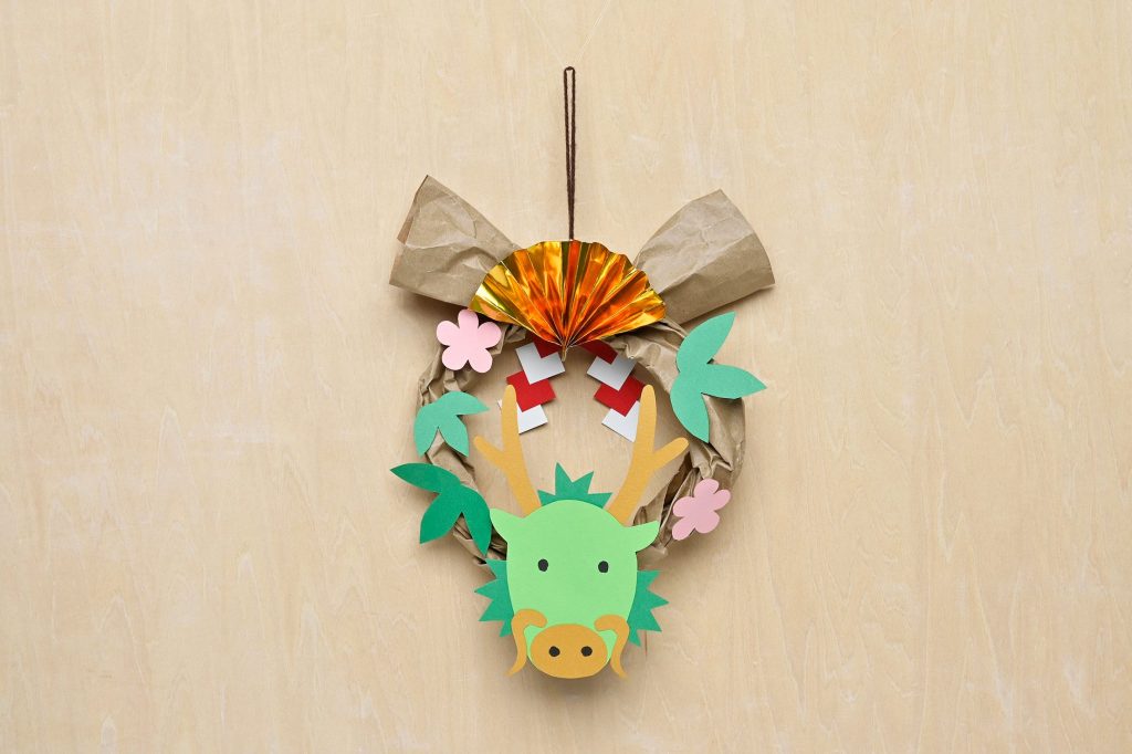 保育園 1月製作「しめ縄」アイデア3種！簡単だるま折り紙の折り方・ポンポンの作り方を紹介保育士のお仕事静岡