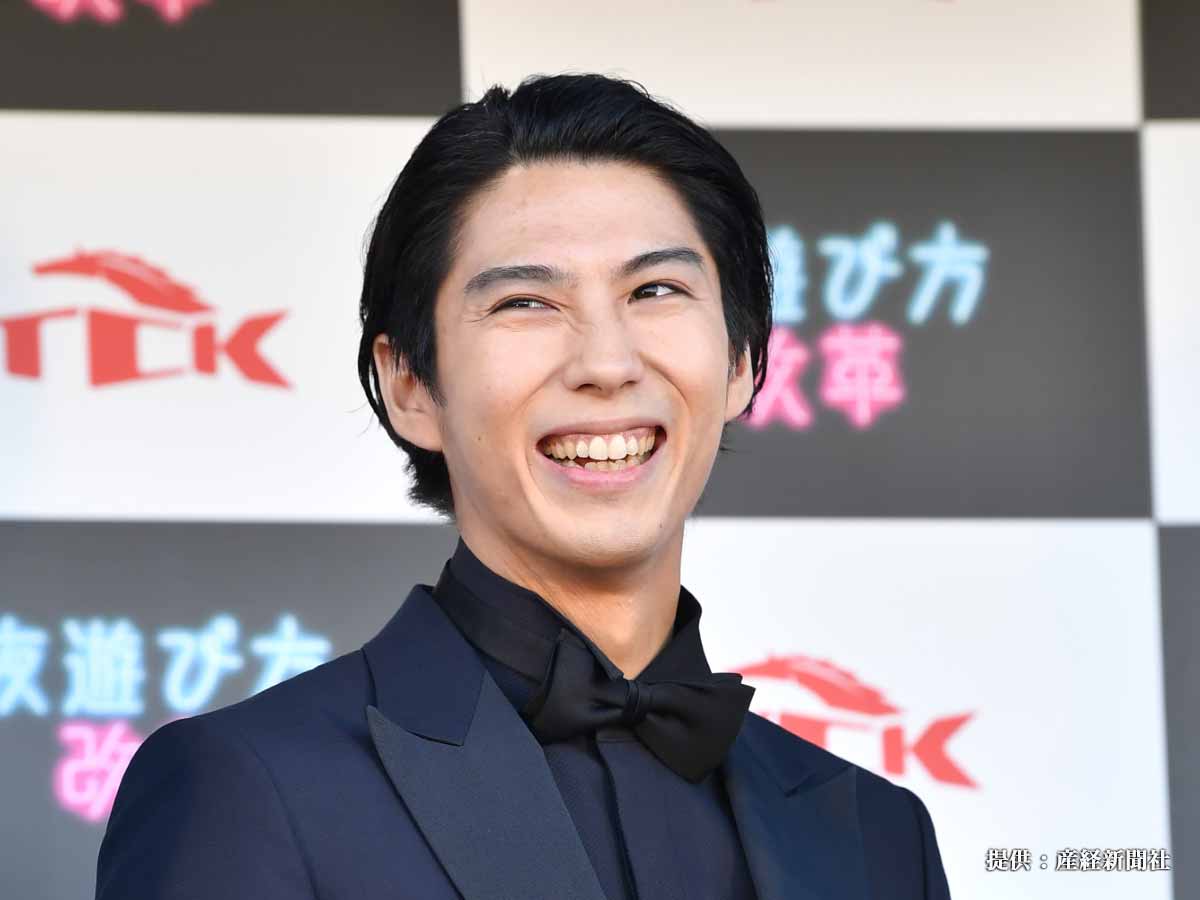 写真 賀来賢人×吉田鋼太郎、『今日から俺は！！』家族ショット蔵出しにネット歓喜 - エンタメ - ニュース クランクイン