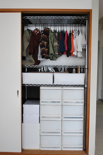 子供の服は玄関集合が超絶便利。 – Mrs.Teele Life