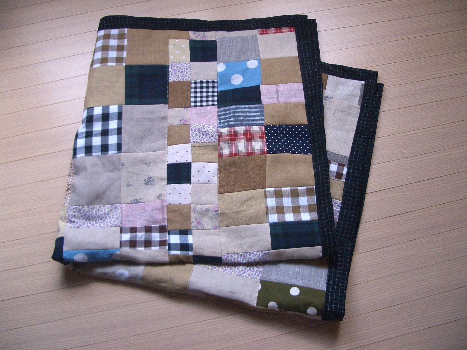 洋服リメイク 着れなくなったセーターでブランケットを作ろう！HAKOBU LIVING