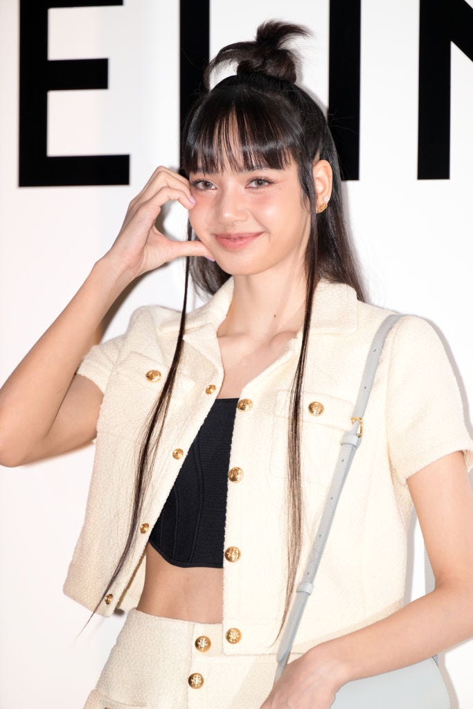 タイ旅行🇹🇭✈️ ⁠ *⠀⠀⠀⠀⠀⠀⁠⠀⁠⠀⁠⠀⁠⠀⁠ 今回ご紹介させて頂きますのは!!👀❤️⁠⠀⁠⠀⁠⠀⁠⠀⁠ 𝓜𝓲𝔀𝓪さん<@miiiwa_87 > の素敵なお写真📸⠀⁠⠀⁠⠀⁠ *⠀⁠ 思わず二度見してしまうほどの美女🥰🩷 透明感があって美しいですね