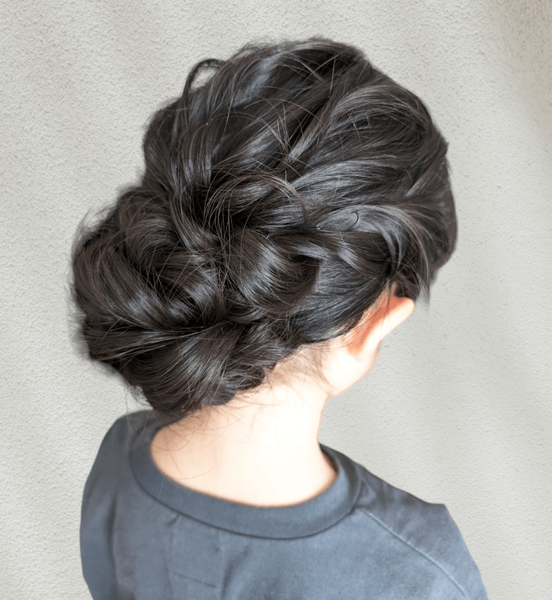 サロン 定番ゆるふわシニヨンで結婚式へ♡京都 ヘアセット・メイク・着付・ブライダル・ロケーション撮影専門店 Rola