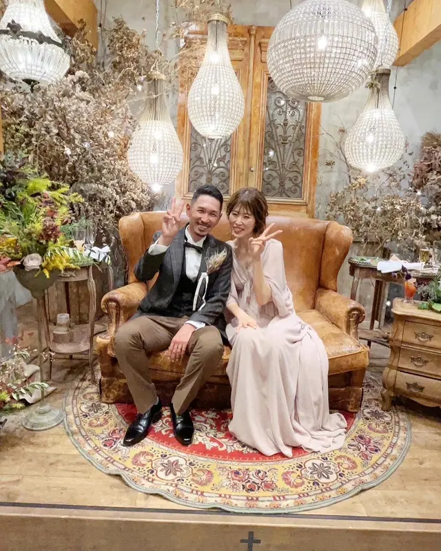 結婚式「高砂」の基本スタイルとマナートレンドはリラクシー＆ナチュラル！おしゃれなコーディネート実例みんなのウェディングニュース