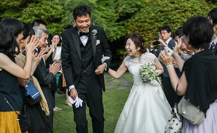結婚式で新郎に人気のタキシードは？レンタルとオーダーはどちらがお得！？人気のデザインは？オーダータキシード・レンタルタキシード！東京・名古屋・横浜