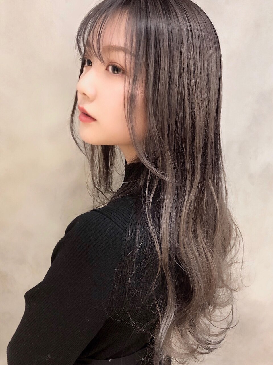 すず、初めての前髪カット✂️, 薄毛ちゃんやけど、前髪だけちょろんと伸びて目に入るように💦,ヘアバンドしたりくくってみたりしたけど、嫌がってとってしまうし🧐, 朝急に, よし！切るか！, と思い立って、前髪カットしました💇‍♀️,見事なぱっつん❤️, 可愛すぎ🥺, 出来上がりを見た旦那が一言。, 「何かかわいそう 」, は？どゆこと？,