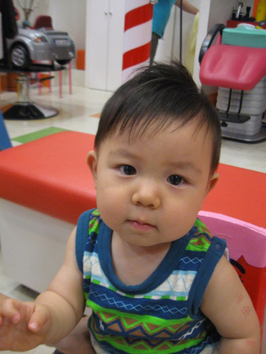 赤ちゃんの髪型どうする？おすすめのアレンジ＆セルフカット方法をご紹介トモママ - トモママ