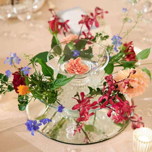 夏の結婚式にはどんな会場装花がいい？夏らしさを出すポイントと実例をご紹介！結婚ラジオ結婚スタイルマガジン