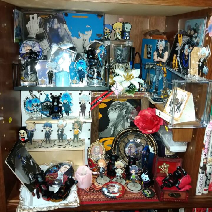 IKEAの有孔ボードで見せる収納！予算5千円でで作る「推し専用棚」│ジャニオタ│グッズの飾り方│グッズ収納