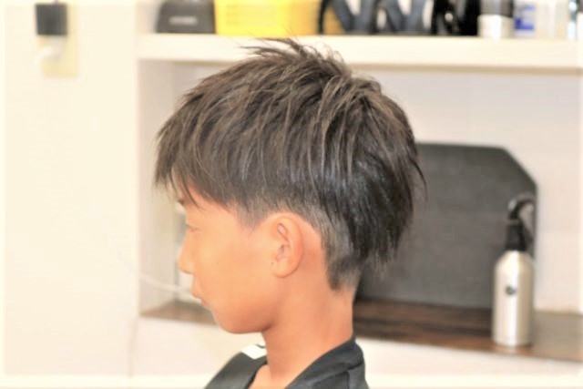 子供、男の子の髪型を自宅でセルフカットしたい方必見！切り方やコツ、バリカンでのツーブロックの方法を解説！ - メンズへアスタイル辞典