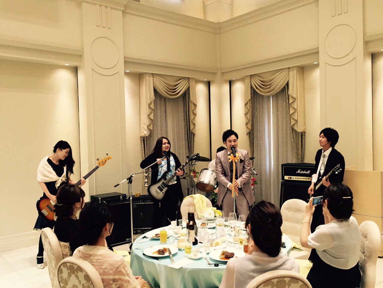 結婚式 余興でバンド演奏！失敗しないポイントと事例をご紹介！でら婚🧡