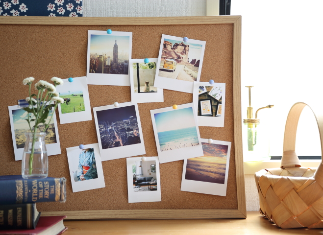 思い出を飾るコルクボード風アルバムの作り方