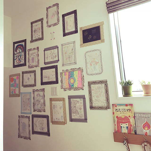 子どもの作品どう飾る？6名のインスタグラマーさんから届いた、みんなのおうちギャラリー発表会！ - アンジェ web shop アンジェウェブショップキナリノモール