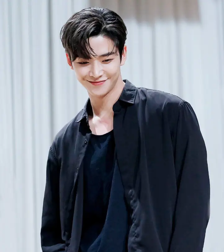 イ・ビョンホンの妻” イ・ミンジョン、息子の顔を初公開！親にそっくりなビジュアルcinemacafe.net