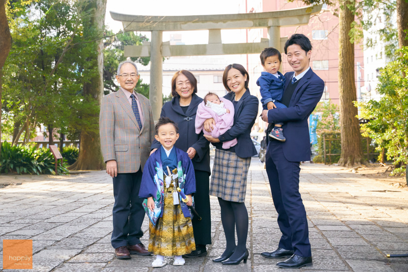 七五三のお参りでのパパママはスーツ？着物？服装の組み合わせ5例OurPhoto写真部