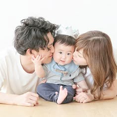 ボード「ファミリーフォト」に最高のアイデア 120 件 2025ファミリーフォト, 家族写真のポーズ, 家族写真 おしゃれ