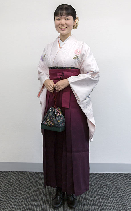 中央大学・明星大学の方へ、卒業式の袴はお得に選んじゃおう！振袖・袴のレンタルや成人式前撮りは夢きらら