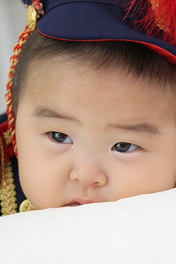 生後6ヶ月の記念写真はスタジオ撮影がおすすめ！ハーフバースデーの祝い方も - ハピリィフォトスタジオ