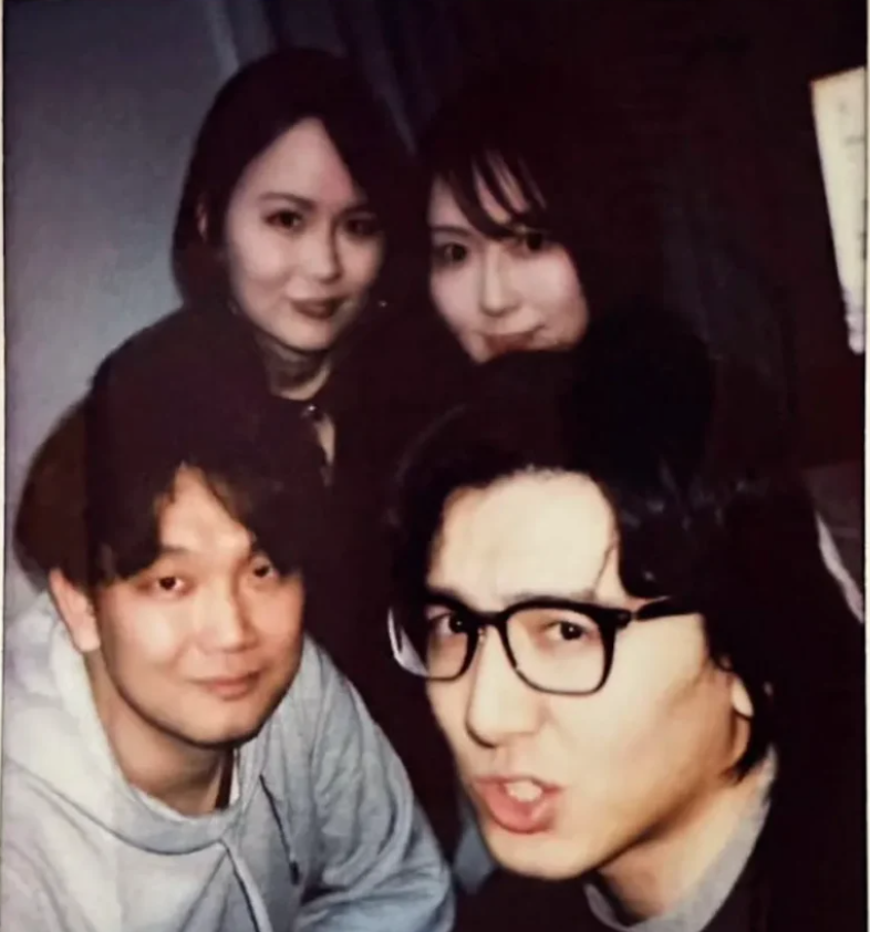 風さんの 親を喜ばせたいという夢✨ 一昨年の年末 紅白が終わって新年を迎える前に ミッチャムを買い取りましたね🍃すぐに週刊誌「女性自身」が取り上げてくれました 風さんは この時から既に 次の年末年始は家族と過ごそうと 決めていた気がします 親が高齢だから 反抗