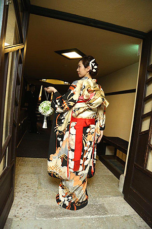 貸衣裳ぽえむ 引き振袖 レンタル 結婚式 神社 神前式 人気 前撮り 花嫁衣装